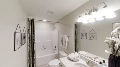 Bath - 16151 S Summit Dr, Plainfield, IL 60586 photo 2 of 3