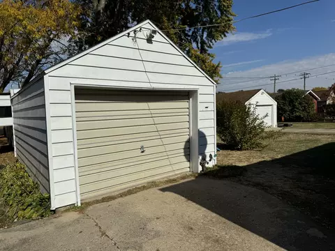 814 E 16th St, Sterling, IL 61081 photo 11