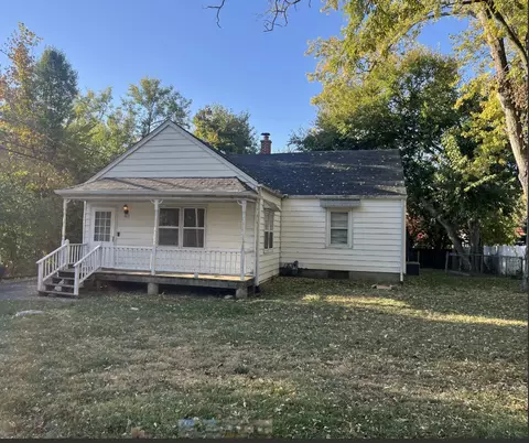 560 Midway Dr, Batavia, IL 60510