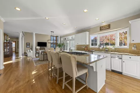 1502 Lloyd Ct, Wheaton, IL 60189 photo 8