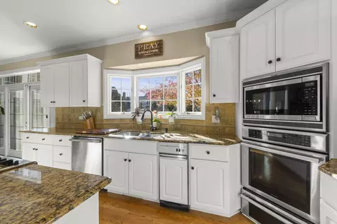 1502 Lloyd Ct, Wheaton, IL 60189 photo 9