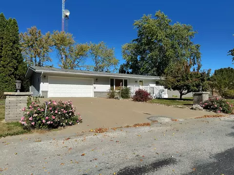502 Elizabeth St, Streator, IL 61364