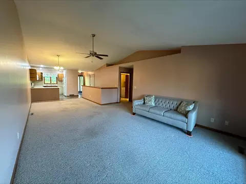 736 Milnes Dr #2, Morrison, IL 61270 photo 8