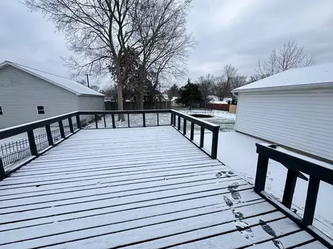 Exterior - 1412 W 3rd St, Dixon, IL 61021 photo 5 of 5