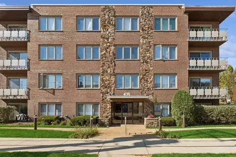 435 Ridge Rd #103, Wilmette, IL 60091
