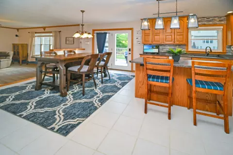 Dining - 26 Pebblebrook Ct, Bloomington, IL 61705 photo 8 of 8