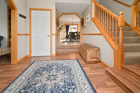 Entry Way - 26 Pebblebrook Ct, Bloomington, IL 61705 photo 7 of 10