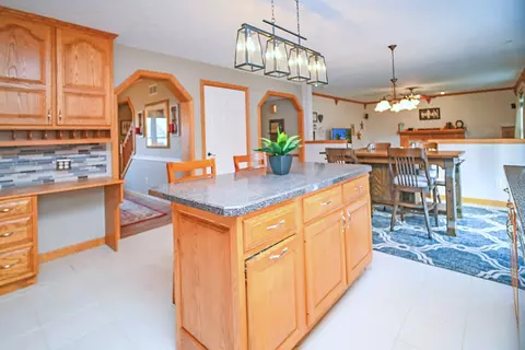 Kitchen - 26 Pebblebrook Ct, Bloomington, IL 61705 photo 7 of 25