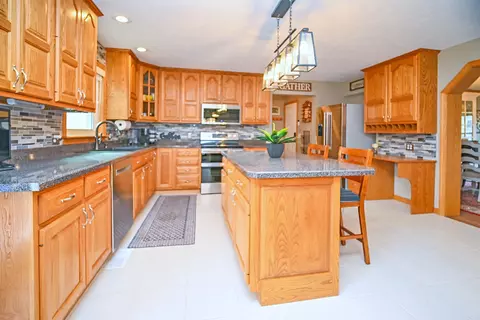 Kitchen - 26 Pebblebrook Ct, Bloomington, IL 61705 photo 1 of 25