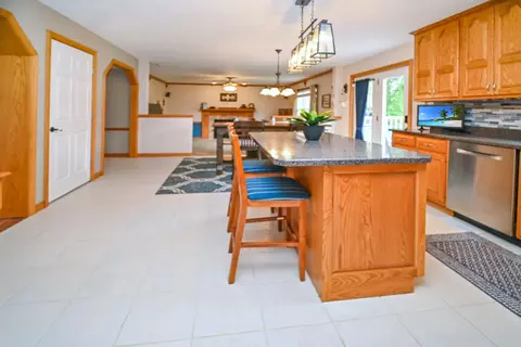 Kitchen - 26 Pebblebrook Ct, Bloomington, IL 61705 photo 19 of 25