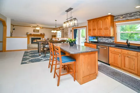 Kitchen - 26 Pebblebrook Ct, Bloomington, IL 61705 photo 17 of 25