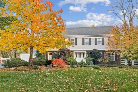 555 Douglas Dr, Lake Forest, IL 60045