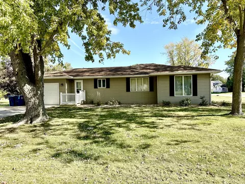 308 W 2nd St, Lostant, IL 61334 photo 2