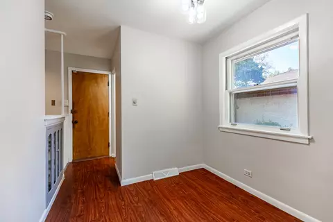 Entry Way - 2803 Wallace Dr, Flossmoor, IL 60422 photo 2 of 3