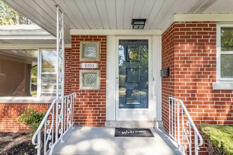 Entry Way - 2803 Wallace Dr, Flossmoor, IL 60422 photo 3 of 3