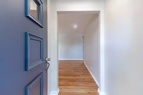 Entry Way - 2803 Wallace Dr, Flossmoor, IL 60422 photo 1 of 3