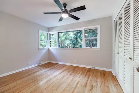Bedroom - 2803 Wallace Dr, Flossmoor, IL 60422 photo 2 of 2