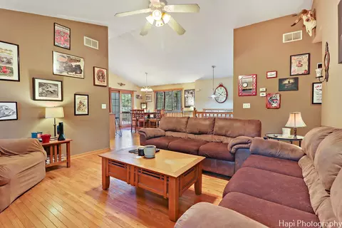 Living - 38480 N 3rd Ave N, Spring Grove, IL 60081 photo 2 of 2