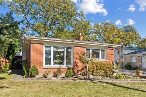 1029 Half Day Rd, Highland Park, IL 60035