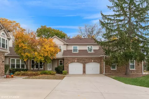 212 Willow Pkwy, Buffalo Grove, IL 60089