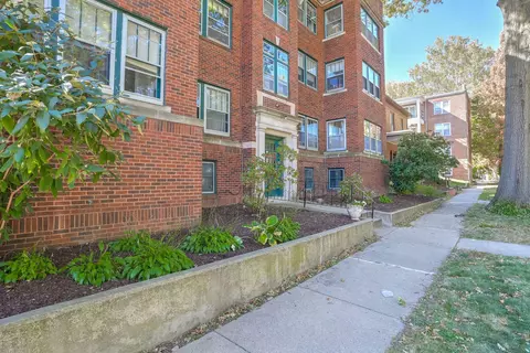 207 W Washington St #6, Champaign, IL 61820