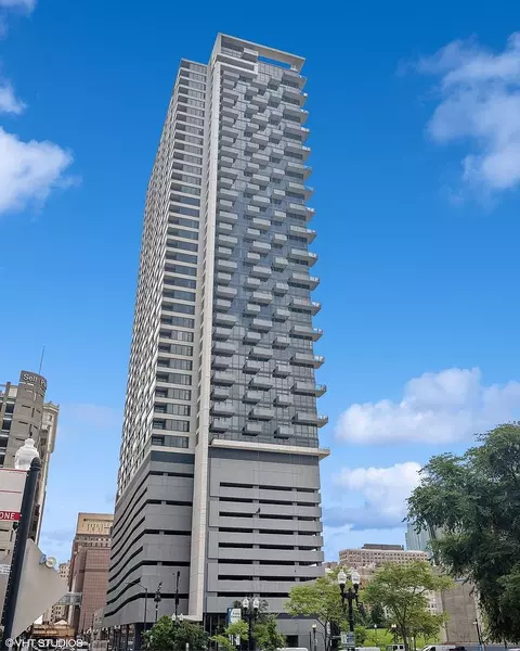 235 W Van Buren St #2814, Chicago, IL 60607