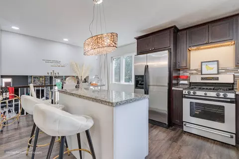 Kitchen - 16023 Trumbull Ave, Markham, IL 60428 photo 3 of 4