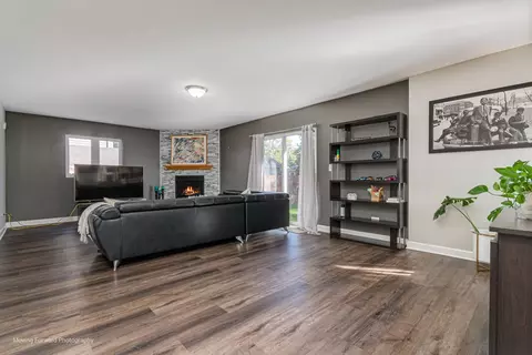 Living - 16023 Trumbull Ave, Markham, IL 60428 photo 1 of 2