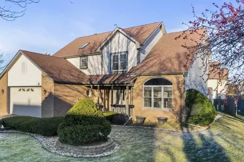 1 Westminster Ct, Lake In The Hills, IL 60156