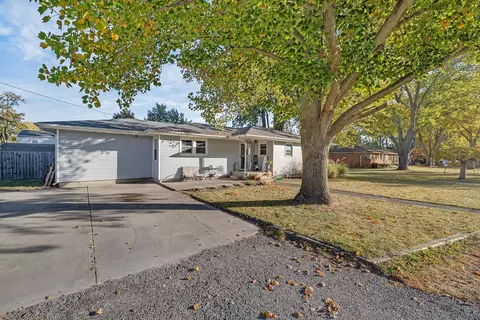 257 Richards St, Seneca, IL 61360 photo 3