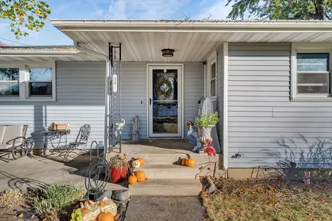 257 Richards St, Seneca, IL 61360 photo 4