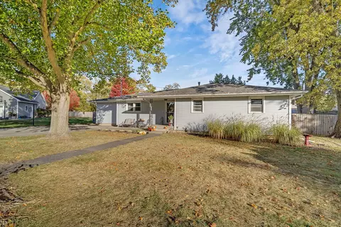 257 Richards St, Seneca, IL 61360 photo 2