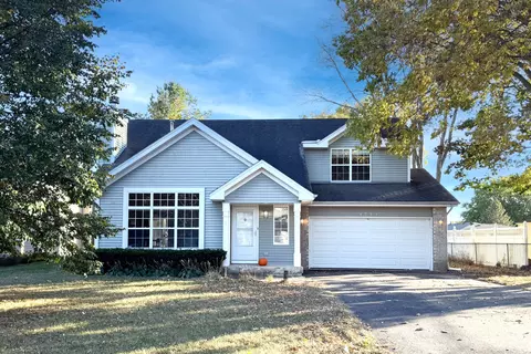 4759 Terrang Trl, Machesney Park, IL 61115