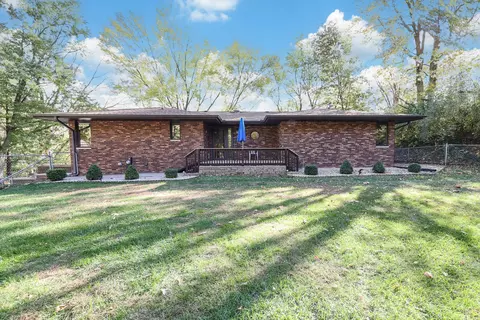 6120 E Deerfield Dr, Coal City, IL 60416