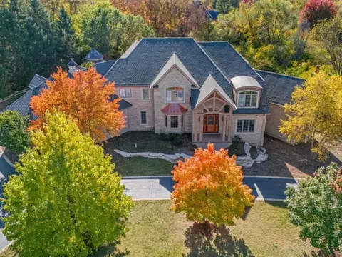 239 Indian Trail Rd, North Barrington, IL 60010