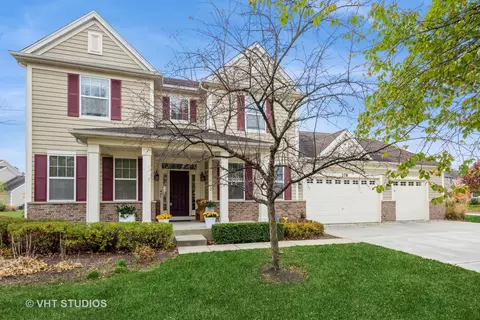 378 Fountain Ave, Elgin, IL 60124