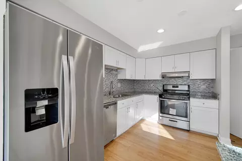 Kitchen - 1167 Longford Rd, Bartlett, IL 60103 photo 3 of 3