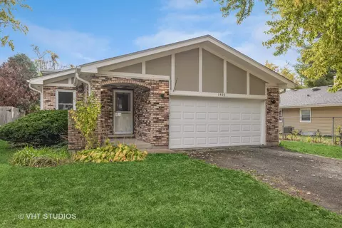 1403 Ivy Ln, Crystal Lake, IL 60014