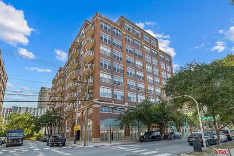 933 W Van Buren St #316, Chicago, IL 60607