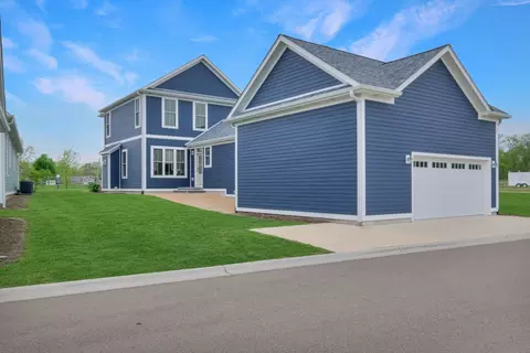 Exterior - 7 Willow Way, Ottawa, IL 61350 photo 2 of 3