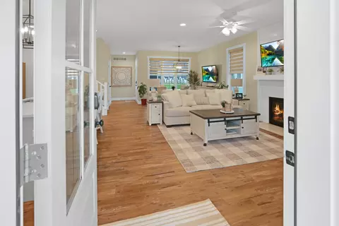 Entry Way - 7 Willow Way, Ottawa, IL 61350 photo 1 of 2