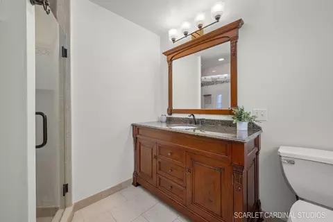 Bath - 2223 Stonegate Ln, Wheaton, IL 60189 photo 2 of 5