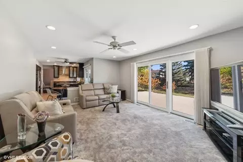 1291 Derby St, Wheeling, IL 60090 photo 8