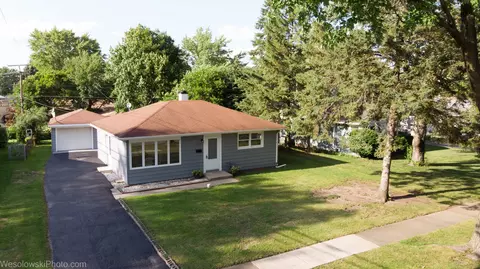2904 Swallow Ln, Rolling Meadows, IL 60008