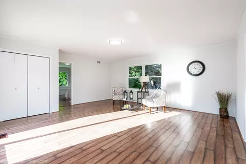 Living - 2904 Swallow Ln, Rolling Meadows, IL 60008 photo 1 of 4