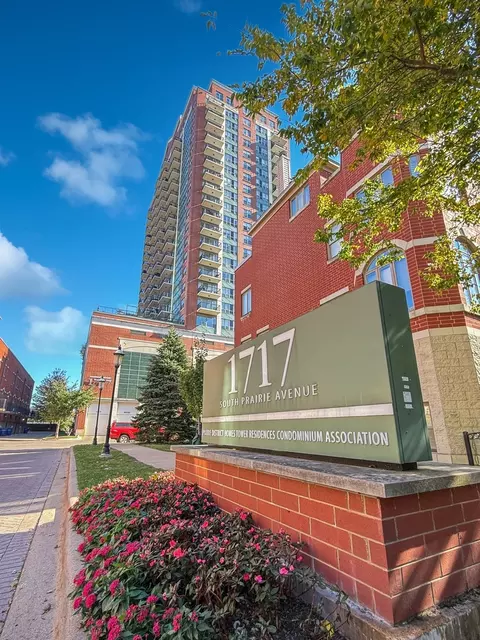 1717 S Prairie Ave #2305, Chicago, IL 60616