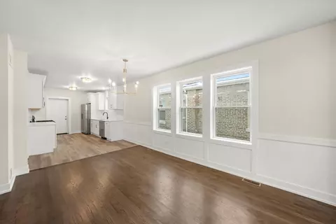 Dining - 10011 S Carpenter St, Chicago, IL 60643 photo 1 of 1