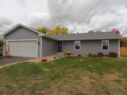 191 Prairie Moon Dr, Davis Junction, IL 61020