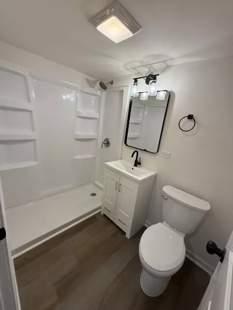 Bath - 1429 Atwood Ave, Berkeley, IL 60163 photo 3 of 3