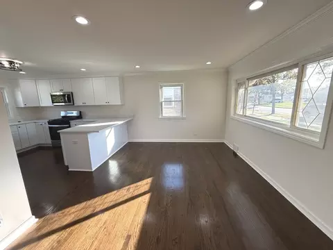 Living - 1429 Atwood Ave, Berkeley, IL 60163 photo 6 of 6